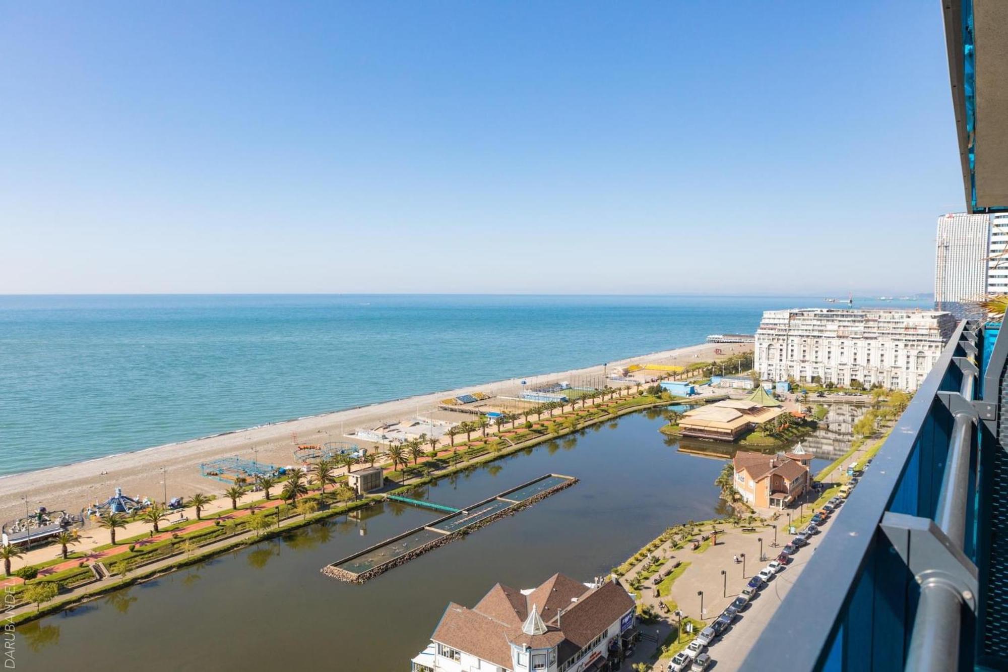 Panorama Sea View Central City Batumi & Aparthotel Buitenkant foto